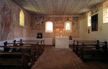 Analyse eines Kirchengebäudes und seiner Ausstattung am Beispiel der St. Georgskapelle in Roggenstein
